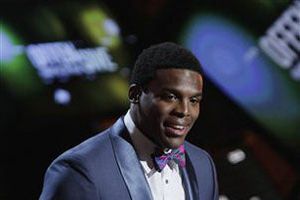 Cam Newton, Novato Ofensivo del Año en NFL