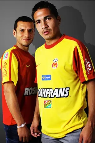 Monarcas presume su nueva piel