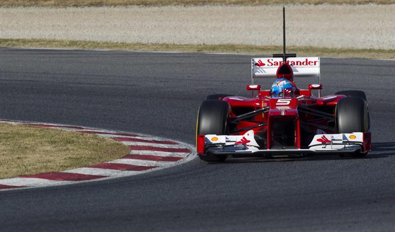 Fernando Alonso rueda su monoplaza. FOTO: EFE