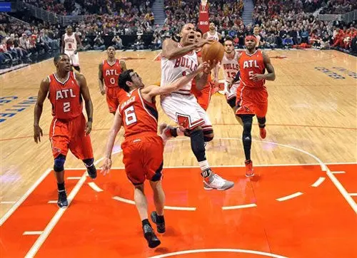 Rose guía a Chicago a la victoria en su regreso