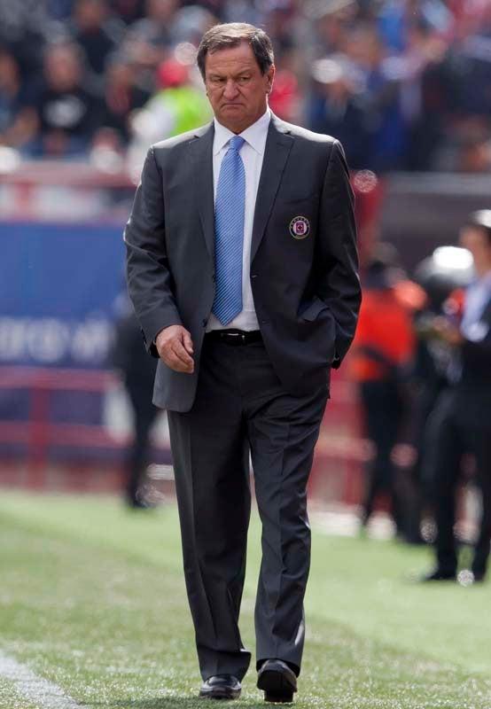 Enrique Meza desde su banquillo. FOTO: CÉSAR VICUÑA