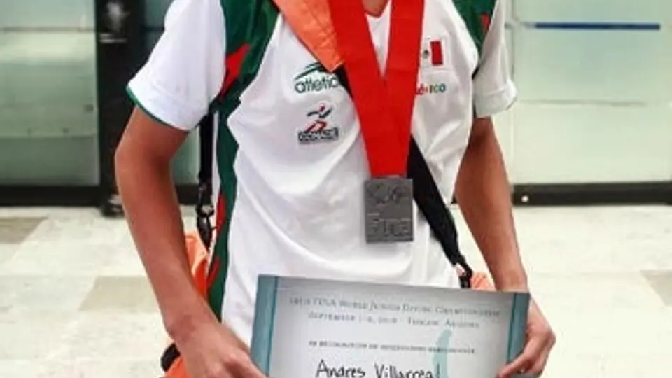 Villarreal gana oro en Grand Prix de Clavados