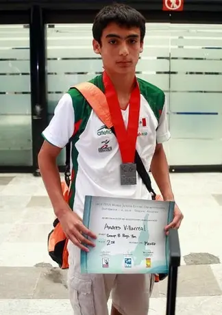 Villarreal gana oro en Grand Prix de Clavados