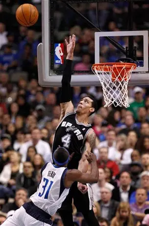 Dallas se queda con el triunfo 101-100 ante Spurs