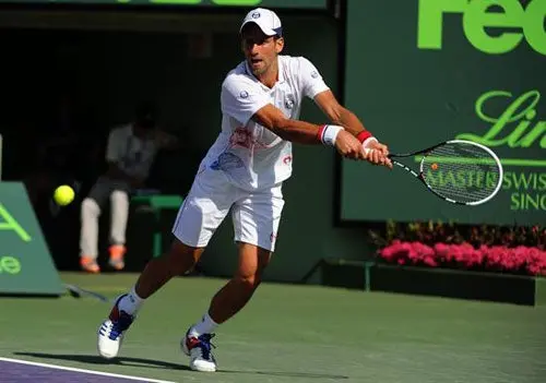 Djokovic vence a Troicki y está en Octavos