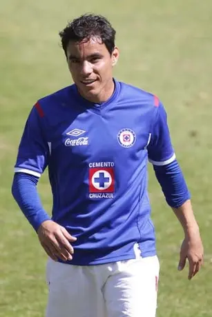 Omar Bravo confirma que será titular ante Tigres
