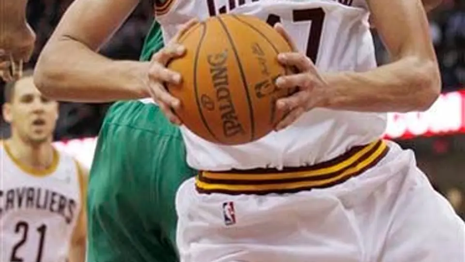 Varejao, fuera indefinidamente por fractura en la muñeca