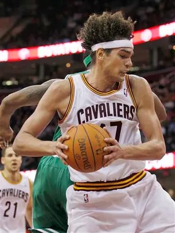 Varejao, fuera indefinidamente por fractura en la muñeca