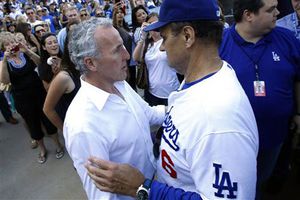 12 grupos presentarían ofertas por Dodgers