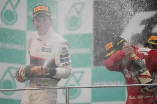 Cuestión de tiempo para un nuevo podio de Checo