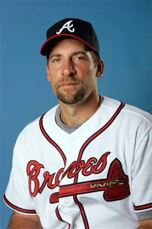 Bravos retirarán el número de Smoltz