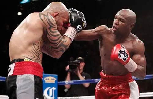 Mayweather, reconocido como boxeador del mes por el CMB