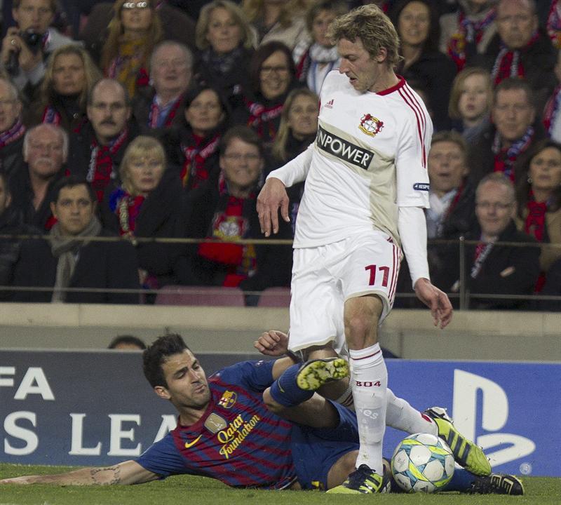 Leverkusen da pelea en el primer tiempo. FOTO: EFE