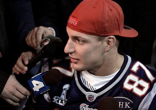 Gronkowski no quiere perderse el juego. FOTO: AP