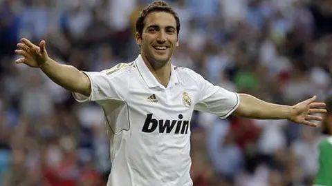 Higuaín, en la mira del City