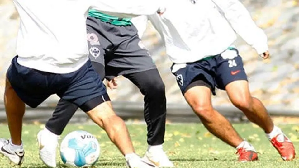 Por lo pronto Suazo sigue entrenando