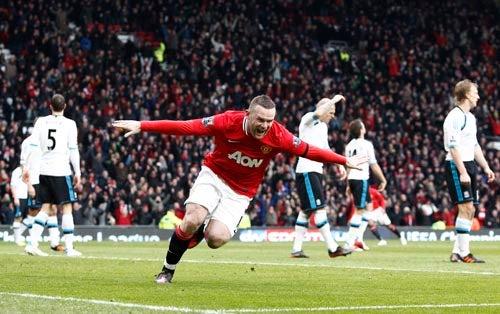 Manchester United superó 2-1 al Liverpool en el Teatro de los Sueños (FOTO: AP)