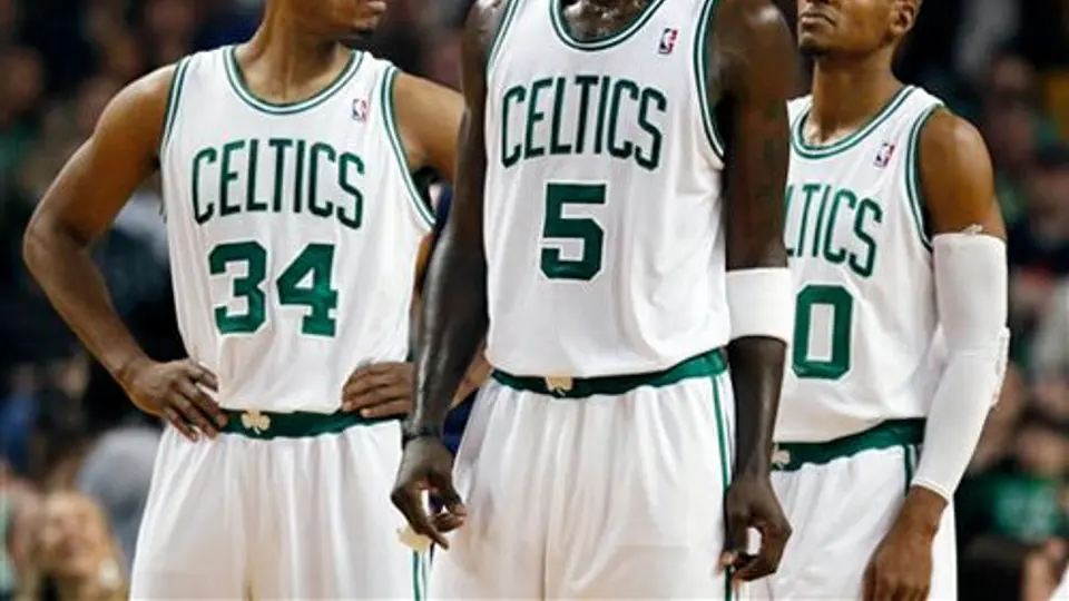 Celtics doblegó 94-87 a Indiana