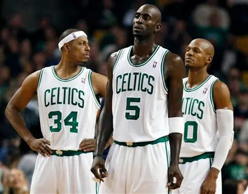 Celtics doblegó 94-87 a Indiana