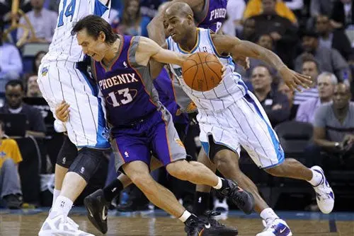 Ayón marca 10 puntos en nueva derrota de los Hornets