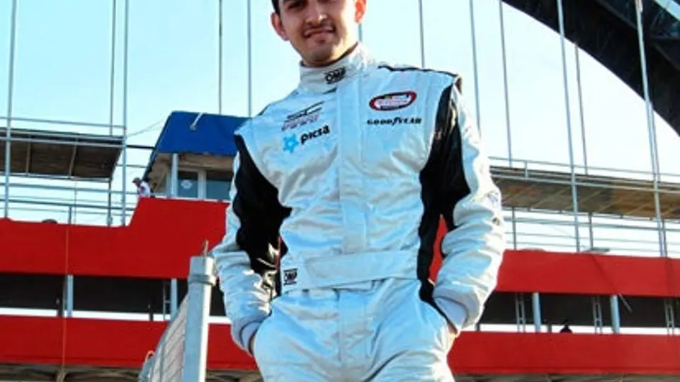 El piloto Abraham Calderón consigue pole position en Monterrey
