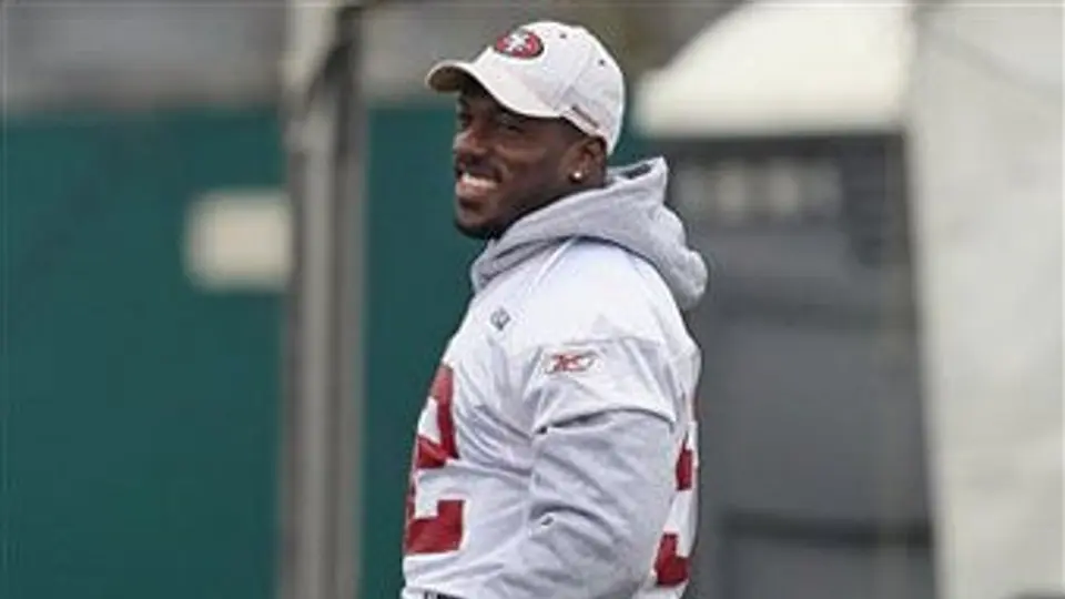 Patrick Willis es duda para el juego ante Gigantes