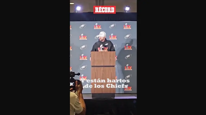 AGRADECE EL APOYO DE MÉXICO Nick Siriani, Head Coach de los Philadelphia Eagles aprovechó para agradecer a la afición mexicana que está pendiente del equipo.