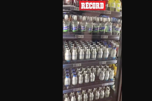 A ABRIR LA BILLETERA Si quieres comer dentro del Caesars Superdome y no sabes el precio de los alimentos y bebidas, no te preocupes, aquí te decimos el precio de todo.