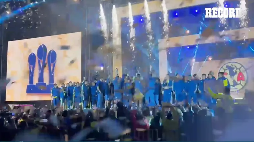 AMÉRICA le manda MENSAJE a CHIVAS durante el festejo del TRICAMPEONATO