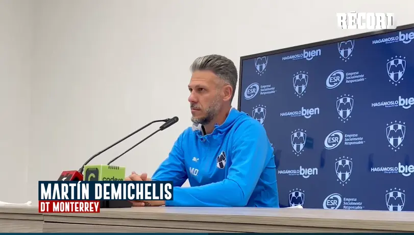 MARTÍN DEMICHELIS previo a emprender el viaje a San Luis Potosí