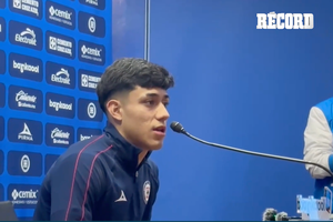 OMAR CAMPOS es presentado con CRUZ AZUL
