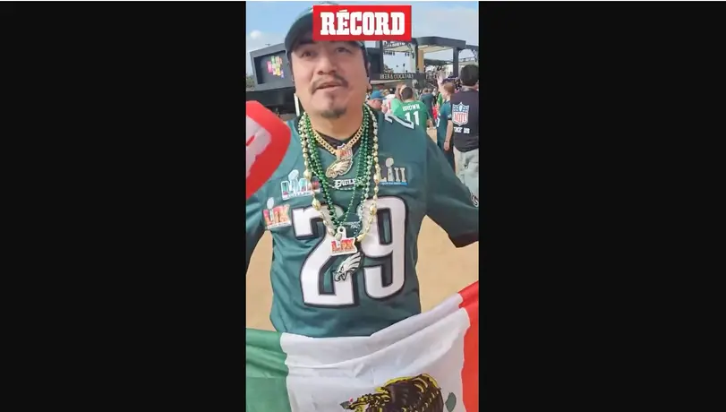 DE PUEBLA AL SUPER BOWL Este mexicano viajó al Caesar Superdome en Nueva Orleans para apoyar a los Eagles de Philadelphia. Su pasión hizo que viajara y gastara para poder ver a su equipo campeón.