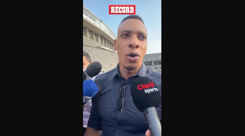LUIS AMARANTO PEREA presente en EL OLÍMPICO UNIVERSITARIO para el partido de CRUZ AZUL