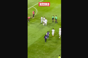 JAMES RODRÍGUEZ celebra con sus COMPAÑEROS la VICTORIA ante ATLAS