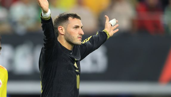 Santiago Giménez en lamento con la Selección Mexicana durante un amistoso en 2025 | MEXSPORT