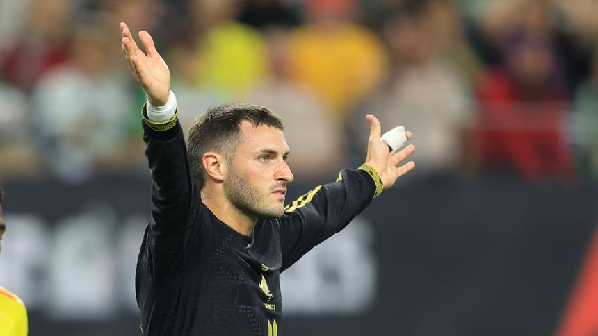 Santiago Giménez en lamento con la Selección Mexicana durante un amistoso en 2025 | MEXSPORT