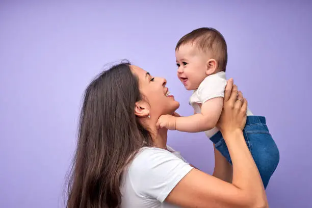 La decisión busca promover la igualdad y la libertad de elección familiar. / iStock