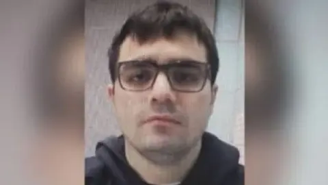 El acusado violó su libertad supervisada al reincidir en actividades de narcotráfico./ RS