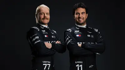 ¡Con nuevo patrocinio! Cadillac presenta el uniforme completo que usarán Checo Pérez y Valtteri Bottas