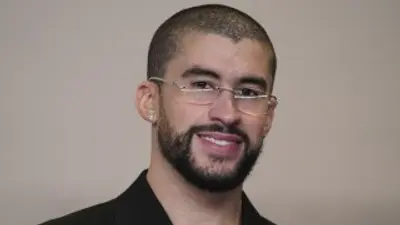 ¿En qué trabajaba Bad Bunny antes de ser famoso? Esto hacía antes de la música