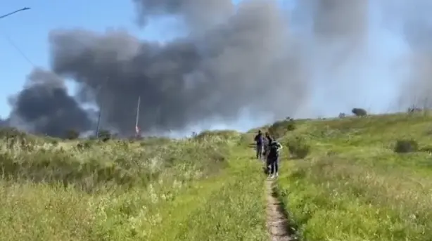 Los habitantes de la zona empezaron a evacuar sus hogares para ponerse a salvo / Redes Sociales