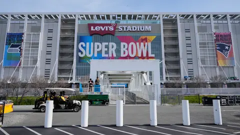 Protestan en Chicago por caso Epstein en el marco del Super Bowl LX