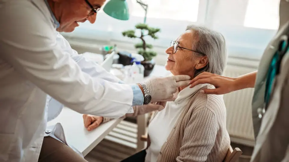 Consultas de nutrición, odontología y optometría sin costo para derechohabientes INAPAM. / iStock