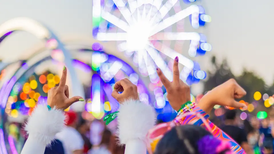 PLUR es la filosofía que promueve paz, amor, unidad y respeto dentro del EDC. / FB:@ElectricDaisyCarnivalMexico
