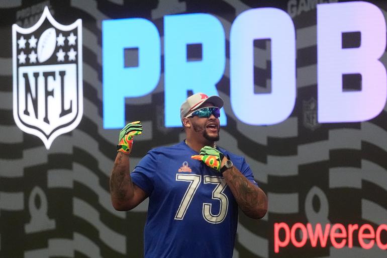 Dion Dawkins en el Pro Bowl Games | AP