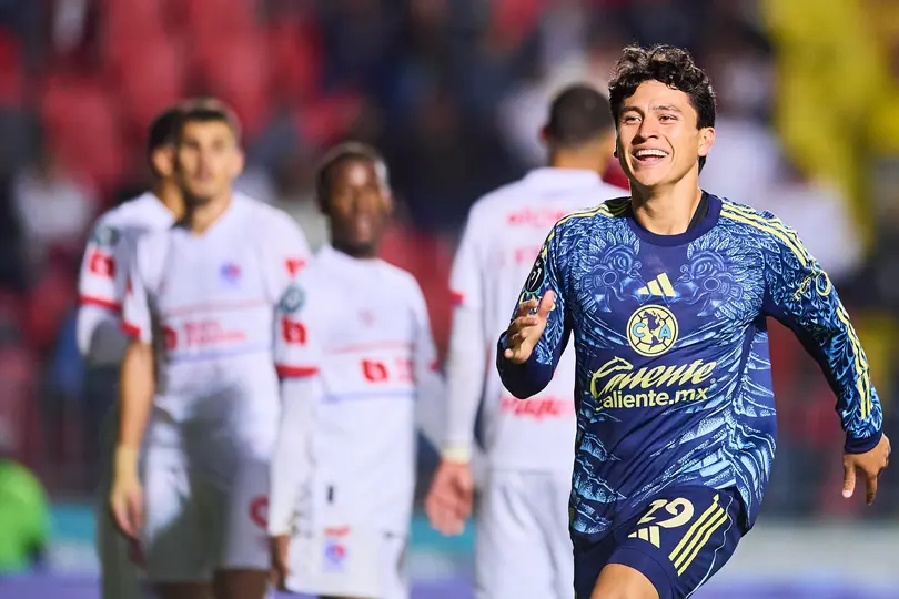 Ramón Juárez anotando el segundo gol de América vs Olimpia I MEXSPORT