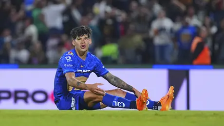 ¡El 'oso' de la década! Robert Morales protagoniza terrorífica falla ante Toluca, su exequipo
