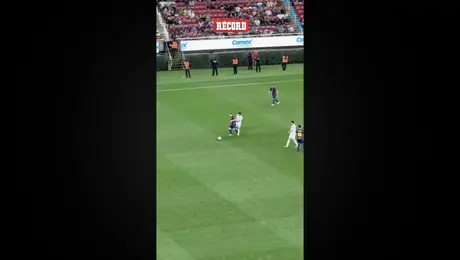 Rafa Márquez y Xavi no pierden el toque