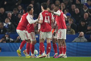 Arsenal sufre ante Brighton, pero se afianza en la cima; ya le saca 7 puntos al City