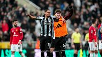 Newcastle resiste con diez y fulmina al Manchester United con gol al 90'